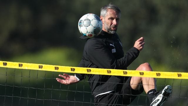 Konnte sich intensiv mit seinem Team auf das wichtige Spiel in Augsburg vorbereiten: Gladbach-Coach Marco Rose. Konnte sich intensiv mit seinem Team auf das wichtige Spiel in Augsburg vorbereiten: Gladbach-Coach Marco Rose.