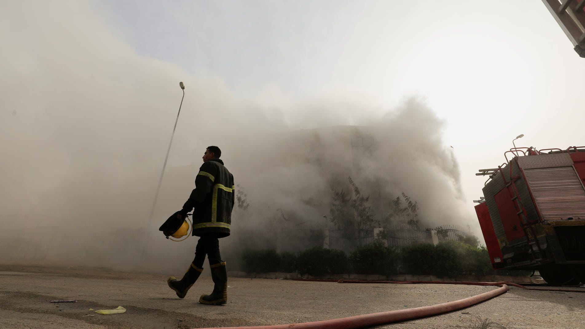 Feuer in Textilfabrik bei Kairo: Bei dem Brand kommen 20 Menschen ums Leben.