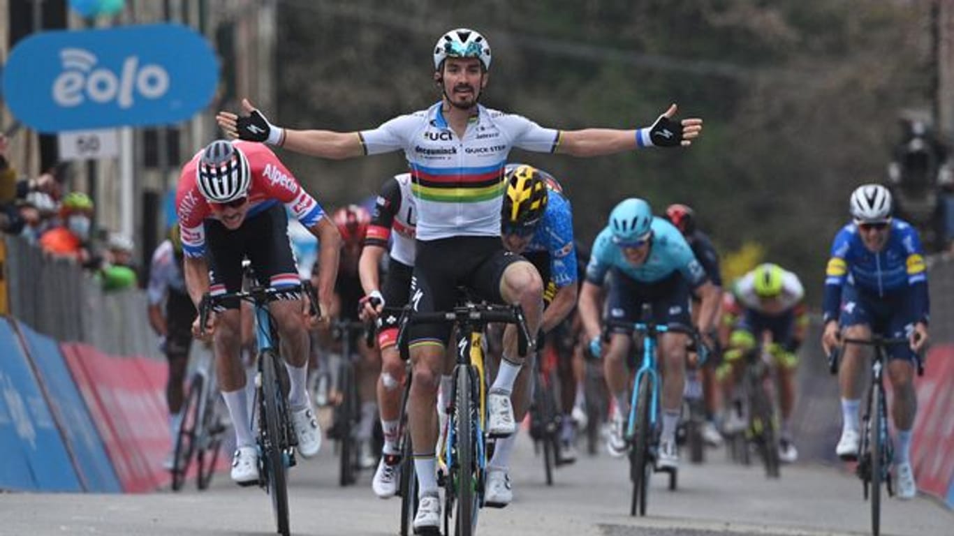 Feierte in Italien seinen ersten Saisonsieg: Straßenrad-Weltmeister Julian Alaphilippe.