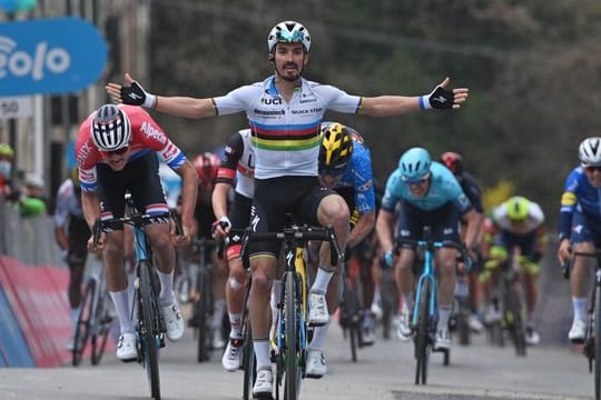 Feierte in Italien seinen ersten Saisonsieg: Straßenrad-Weltmeister Julian Alaphilippe.