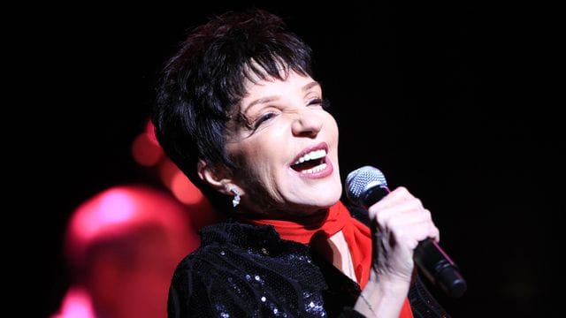 Liza Minnelli auf der Bühne - jetzt wird sie 75.