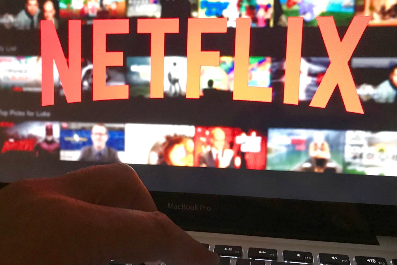 Netflix: Der Streaming-Anbieter erschwert seinen Kunden das Teilen von Anmeldedaten.