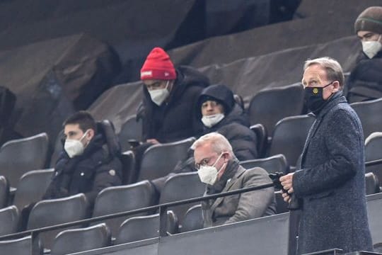 Dortmunds Geschäftsführer Hans-Joachim Watzke (r).