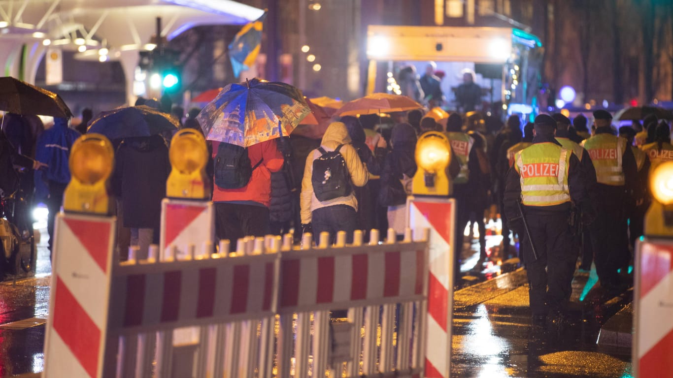 Eine Demonstration der "Querdenken"-Bewegung: Im Anschluss an eine solche Versammlung wurde das AfD-Mitglied zusammengeschlagen.