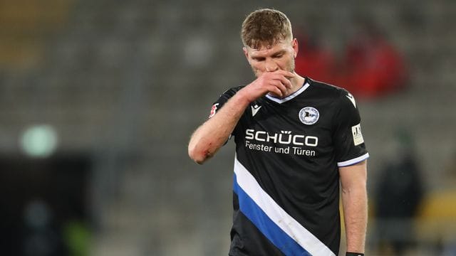 Bielefelds Stürmer Fabian Klos stand gegen Werder Bremen erstmals in dieser Saison nicht in der Startelf. Bielefelds Stürmer Fabian Klos stand gegen Werder Bremen erstmals in dieser Saison nicht in der Startelf.