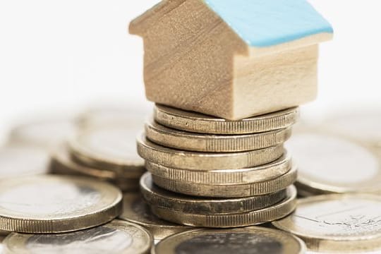 Wer bald eine Anschlussfinanzierung für seine Immobilie braucht, sollte über ein Forward-Darlehen nachdenken. Wer bald eine Anschlussfinanzierung für seine Immobilie braucht, sollte über ein Forward-Darlehen nachdenken.