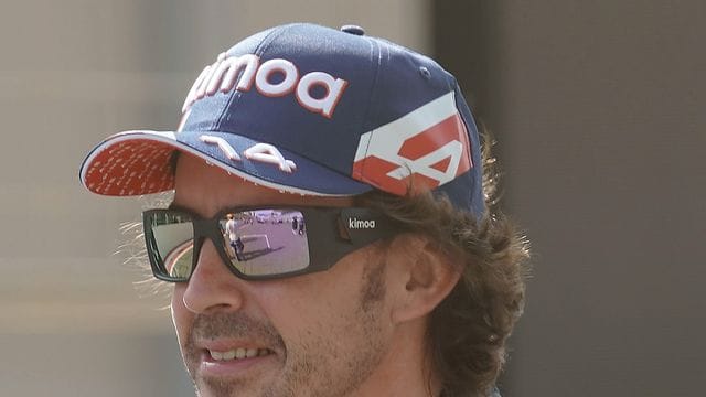 Fernando Alonso soll morgen in Sakhir erste Testfahrten absolvieren.