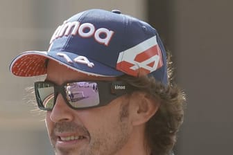 Fernando Alonso soll morgen in Sakhir erste Testfahrten absolvieren.