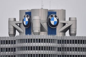 BMW-Zentrale in München: Einem Bericht zufolge wurde nun beschlossen, wann der letzte Mini mit Verbrennungsmotor auf den Markt komme.