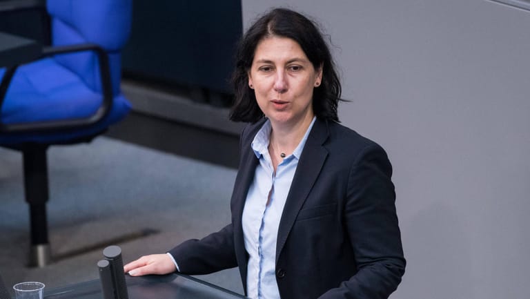 "Olaf Scholz ist kein Vorbild für die deutsche Aktienkultur", sagt FDP-Politikerin Katja Hessel.