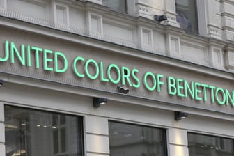 Eine Benetton-Filiale (Symbolbild). Der Bekleidungskonzern zieht Konsequenzen aus dem Putsch in Myanmar.