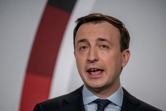 CDU-Generalsekretär Paul Ziemiak wirft der SPD vor, sie missbrauche die Corona-Pandemie zum Wahlkampf.