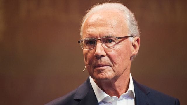 Franz Beckenbauer kann sich Lothar Matthäus als Fußball-Bundestrainer vorstellen. Franz Beckenbauer kann sich Lothar Matthäus als Fußball-Bundestrainer vorstellen.