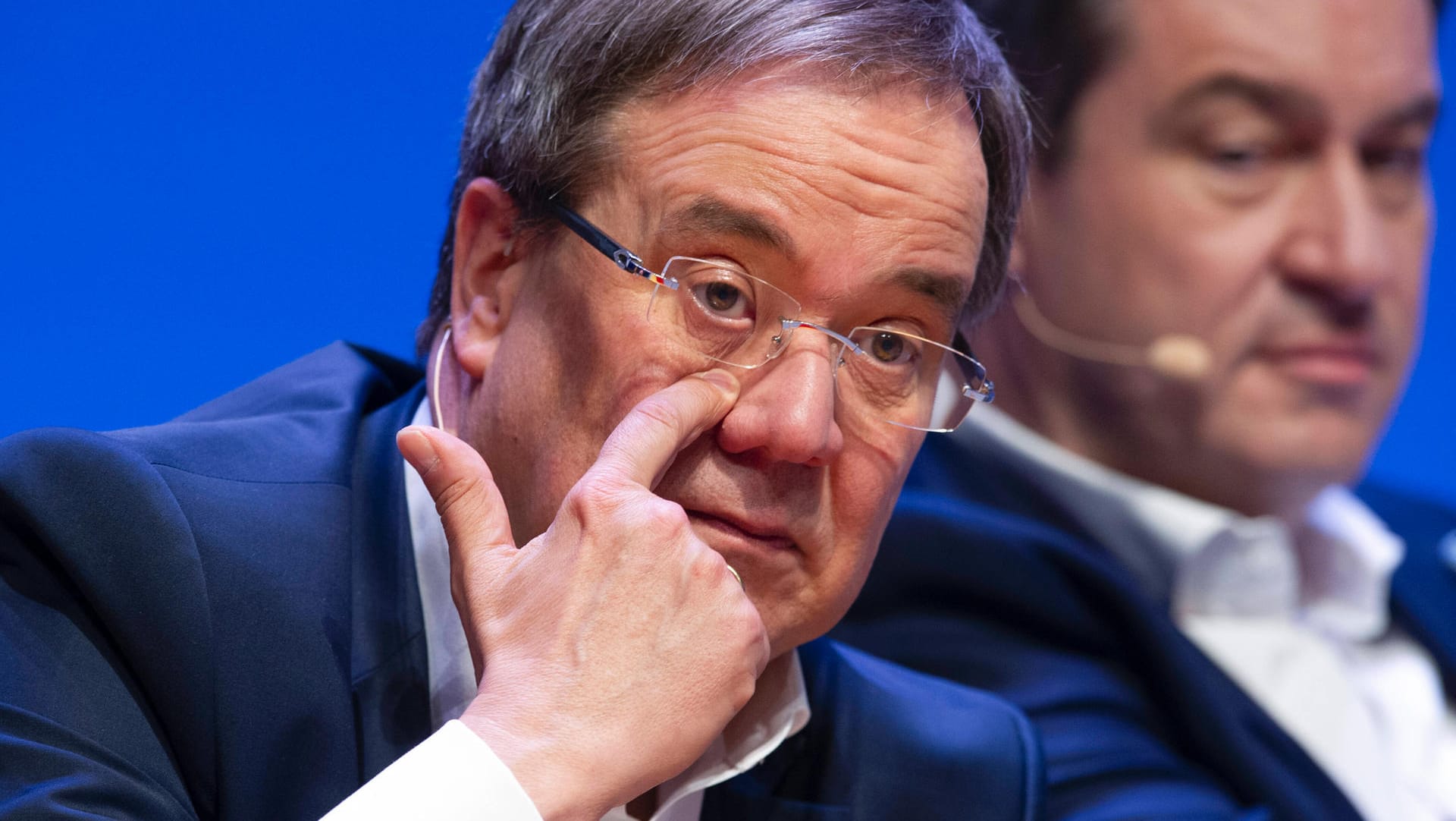 CDU-Chef Armin Laschet (l.) und Bayerns Ministerpräsident Markus Söder (CSU): Drei Parlamentarier hatten die Unionsfraktion unter öffentlichem Druck verlassen.