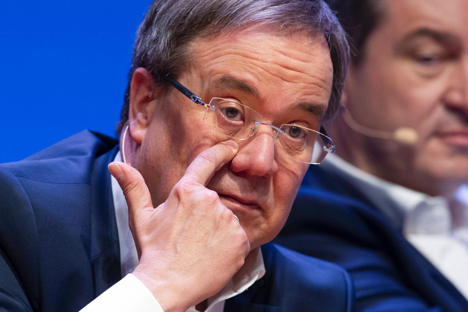 CDU-Chef Armin Laschet (l.) und Bayerns Ministerpräsident Markus Söder (CSU): Drei Parlamentarier hatten die Unionsfraktion unter öffentlichem Druck verlassen.