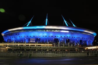 Gazprom Arena: In der WM-Arena in St. Petersburg können sich Fußball-Fans ab sofort vor Heimspielen impfen lassen.
