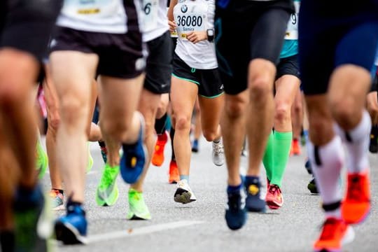 Läufer beim Berlin-Marathon (Archivbild): Am kommenden Wochenende ist mit einigen Straßensperrungen zu rechnen.