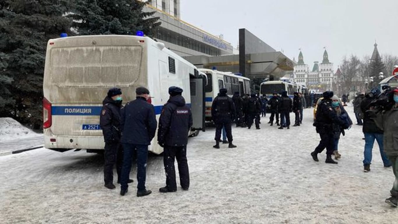 Sicherheitskräfte haben in Moskau eine Versammlung aufgelöst und zahlreiche Menschen festgenommen.