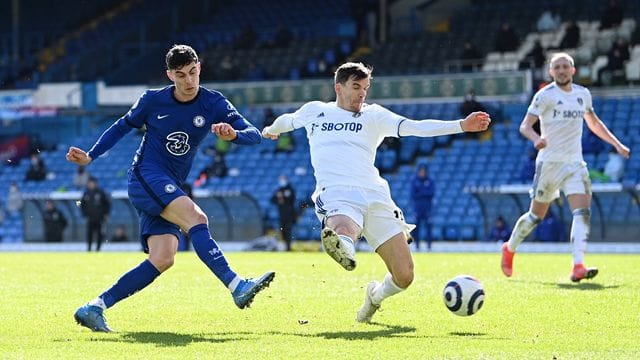 Kai Havertz (l) stand gegen Leeds in der Startelf.