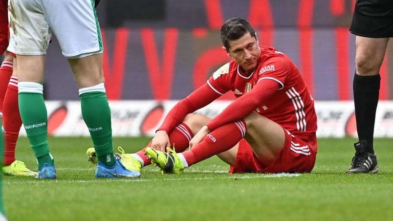 Robert Lewandowski im Spiel gegen Werder Bremen: Der Münchner Torjäger fiel nicht nur durch seine Chancen auf, sondern auch durch seine Schuhwahl.