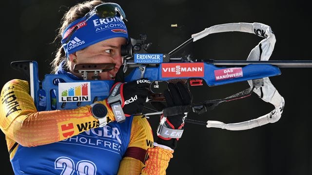 Die deutsche Biathlon-Mixed-Staffel um Vanessa Hinz kämpft in Nove Mesto um eine gute Platzierung.