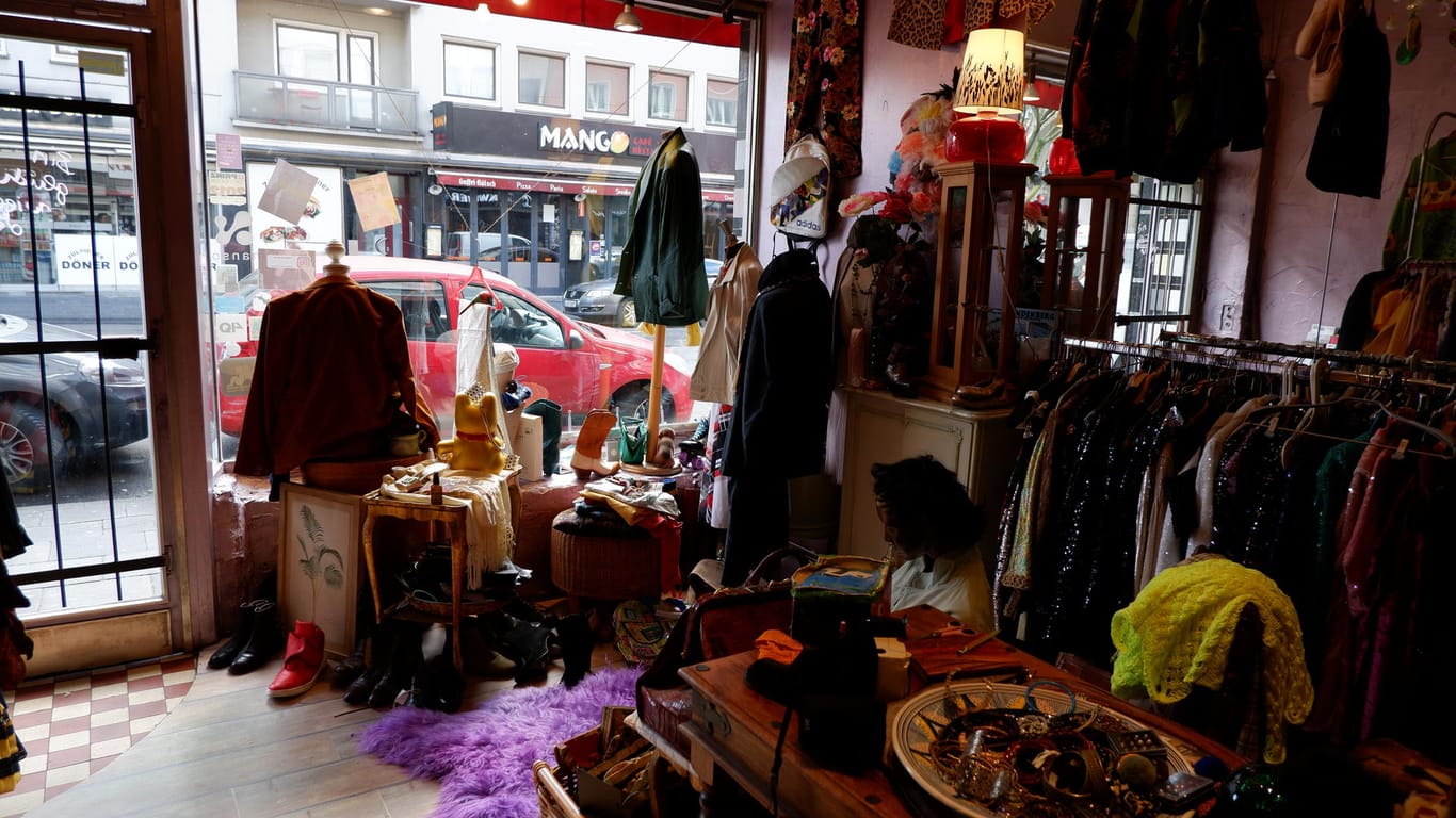 Blick in das "Entlarvt" in der Zülpicher Straße:Für die Inhaberin lohnt sich das Termin-Shopping nicht.