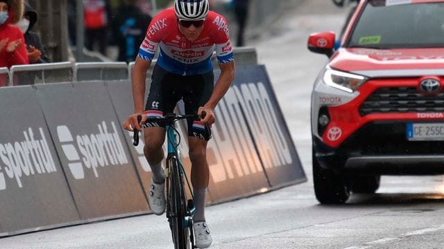 Mathieu van der Poel hat die fünfte Etappe bei der Tirreno-Adriatico gewonnen. Mathieu van der Poel hat die fünfte Etappe bei der Tirreno-Adriatico gewonnen.