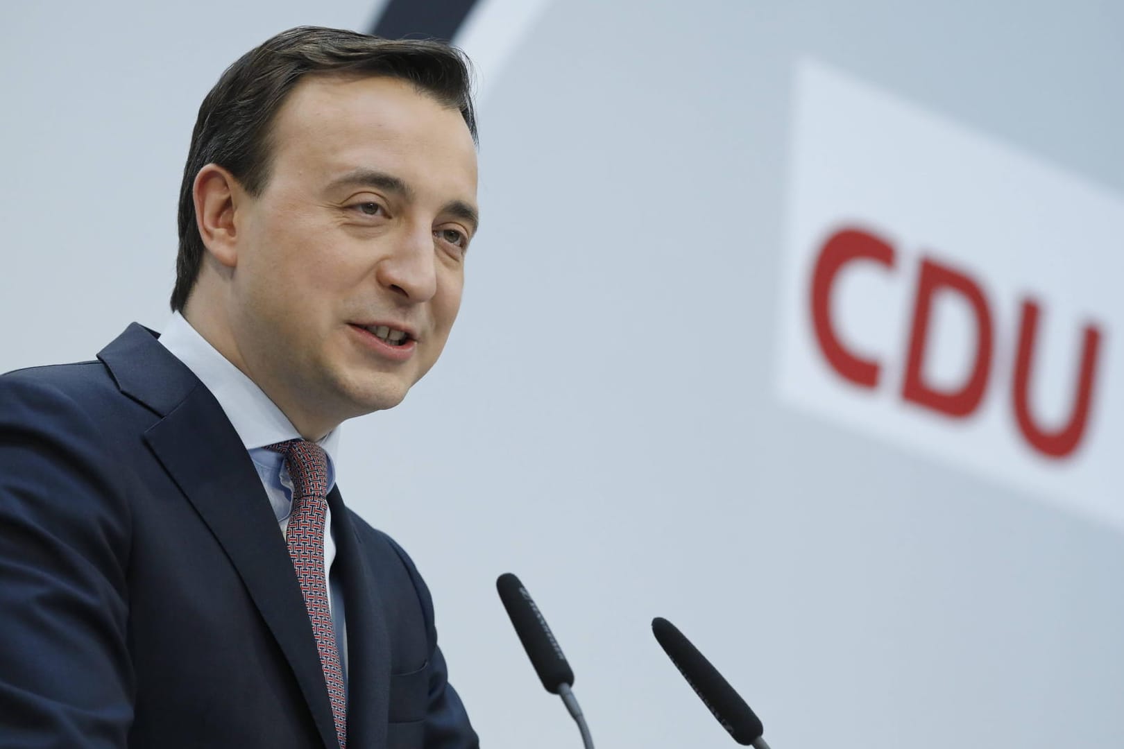 Paul Ziemiak, Generalsekretär der CDU (Archivbild): Er hat als Konsequenz aus den schlechten Ergebnissen seiner Partei bei der Landtagswahl in Baden-Württemberg Verbesserungen bei der Corona-Politik gefordert.