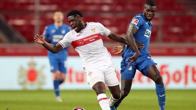 Stuttgarts Orel Mangala hat sich im Spiel gegen Hoffenheim verletzt.