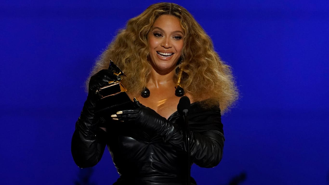 Beyoncé bei den 63. Grammy Awards in Los Angeles: Die US-Sängerin bekam den Preis für die beste R&B-Performance.