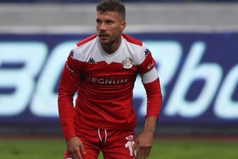Lukas Podolski: Der Ex-Nationalstürmer steht vor einer ungewissen Zukunft.