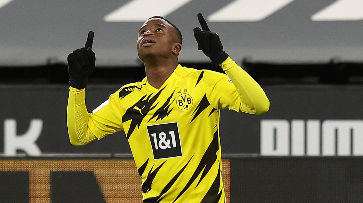 Youssoufa Moukoko: Der Jungstürmer von Borussia Dortmund ist mit 16 Jahren bei der U21-EM dabei. Youssoufa Moukoko: Der Jungstürmer von Borussia Dortmund ist mit 16 Jahren bei der U21-EM dabei.