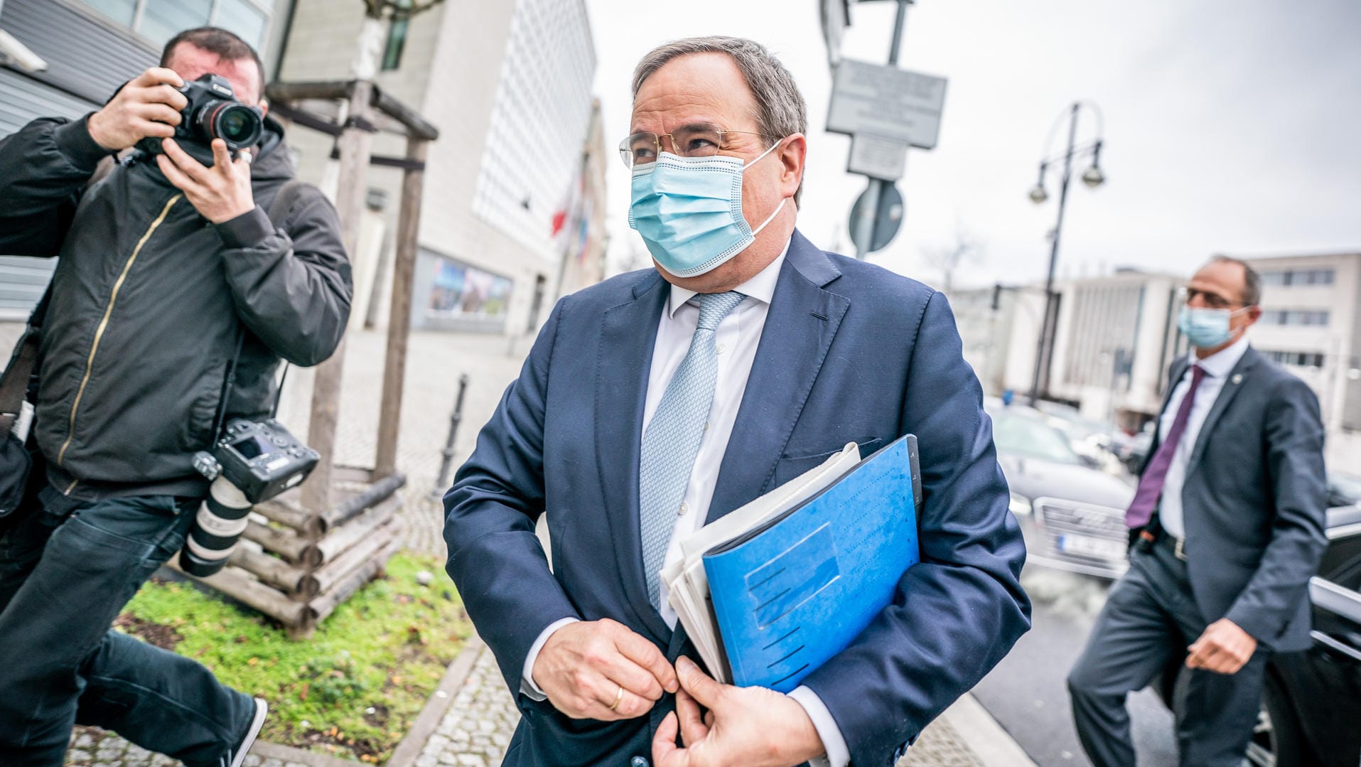 Armin Laschet, CDU-Bundesvorsitzender und Ministerpräsident von Nordrhein-Westfalen, kommt zu den Gremiensitzungen der CDU: Nach den Landtagswahlen in Baden-Württemberg und Rheinland-Pfalz berät die Union über die Konsequenzen.