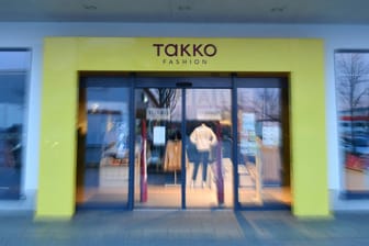Geschlossene Läden: Der zweite Lockdown brachte den Modehändler Takko in Bedrängnis