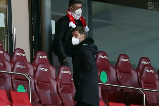 VfB-Präsident Claus Vogt (oben) und der Vorstandsvorsitzende Thomas Hitzlsperger auf der Stuttgarter Tribüne.