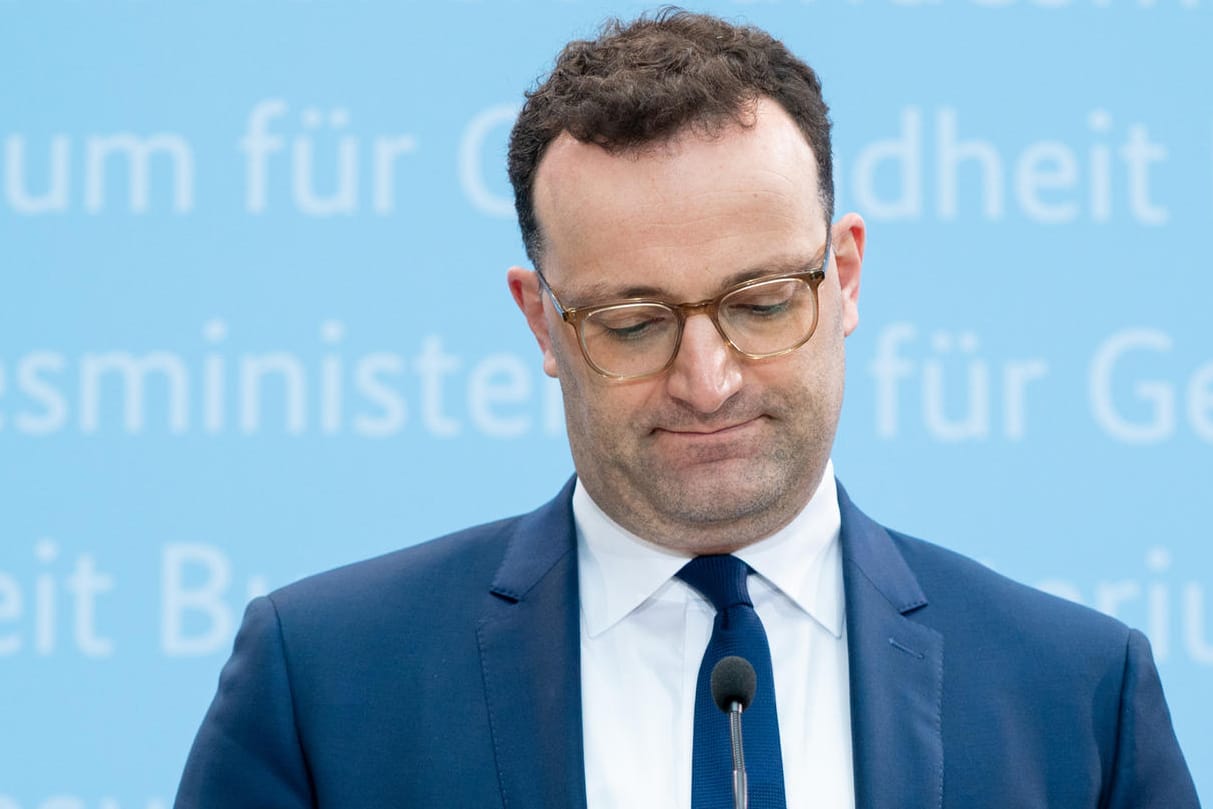 Impfungen mit Astrazeneca ausgesetzt: Bundesgesundheitsminister Jens Spahn äußert sich zur Entscheidung seines Ministeriums.