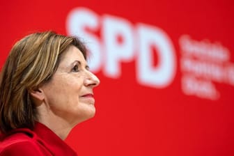 Die rheinland-pfälzische SPD hat beschlossen, Grüne und FDP zu Sondierungsgesprächen einzuladen.