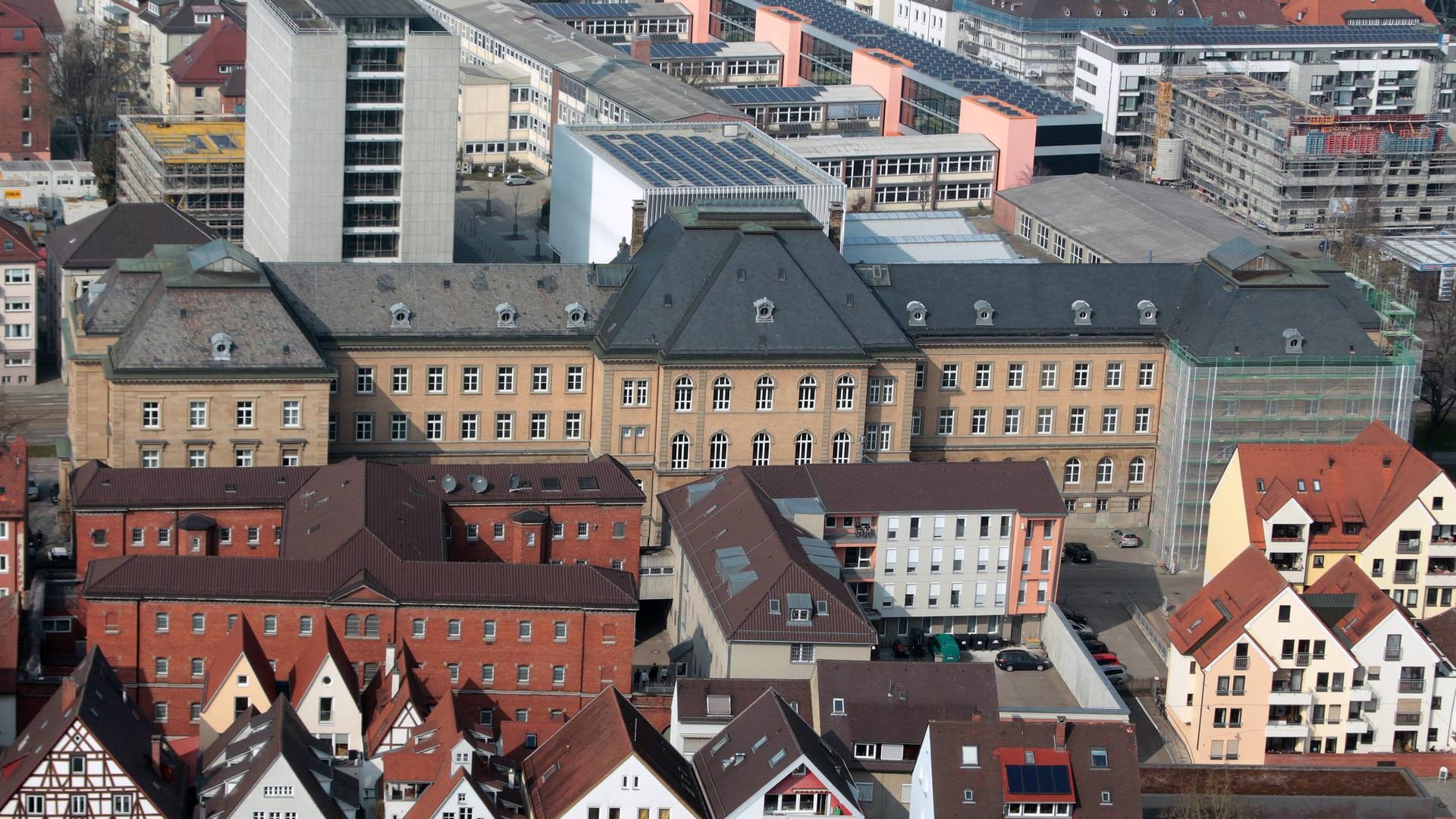 Justizgebäude mit Landgericht und Amtsgericht in Ulm: In Baden Württemberg wurden mehrere Männer zu Haftstrafen verurteilt.