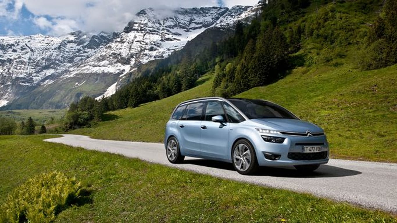 Vans wie der kompakte Citroën Grand C4 Picasso bieten viel Platz für Passagiere und Gepäck.