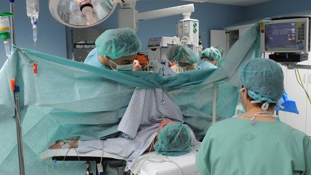 In Deutschland werden etwas ein Drittel der Kinder per Kaiserschnitt auf die Welt gebracht.