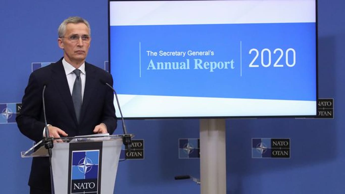 Jens Stoltenberg, NATO-Generalsekretär, spricht während einer Online-Pressekonferenz im Nato-Hauptquartier und stellt dabei den Jahresbericht für das Jahr 2020 der NATO vor.