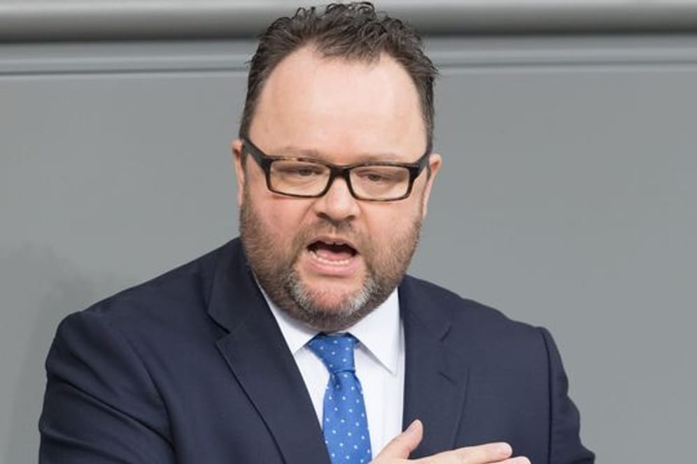 Christian Jung während einer Sitzung des Bundestages: Der FDP-Politiker könnte bald im Bundestag und auch im Landtag sitzen.