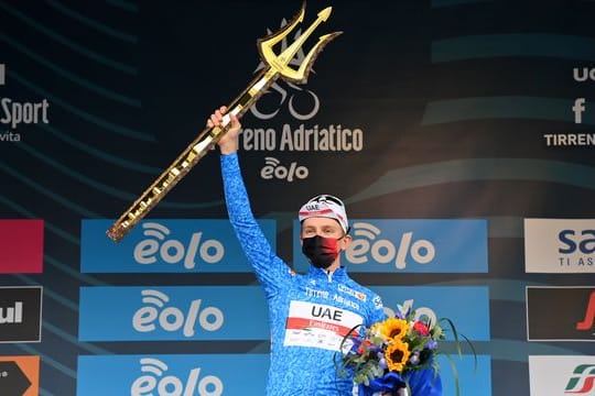 Tadej Pogacar hat die Radfernfahrt Tirreno-Adriatico gewonnen.