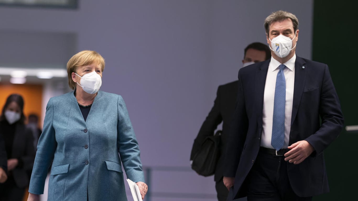 Berlins Regierender Bürgermeister Michael Müller, Kanzlerin Angela Merkel und Bayerns Ministerpräsident Markus Söder beim vergangenen Impfgipfel: Der eigentlich für Mittwoch angesetzte zweite Gipfel ist verschoben worden.