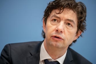Christian Drosten: Der 48-Jährige ist Direktor am Institut für Virologie an der Berliner Charité.