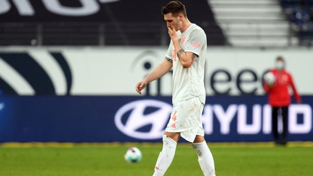 Stand nach der 1:2-Niederlage des FC Bayern in Frankfurt in der Kritik: Niklas Süle. Stand nach der 1:2-Niederlage des FC Bayern in Frankfurt in der Kritik: Niklas Süle.