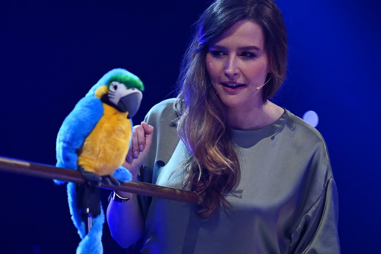 Kathrin Bauerfeind: Die Moderatorin war im Halbfinale Gastraterin bei "The Masked Singer".