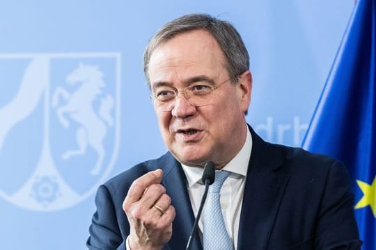 Armin Laschet (CDU), Ministerpräsident von Nordrhein-Westfalen, spricht während einer Pressekonferenz.