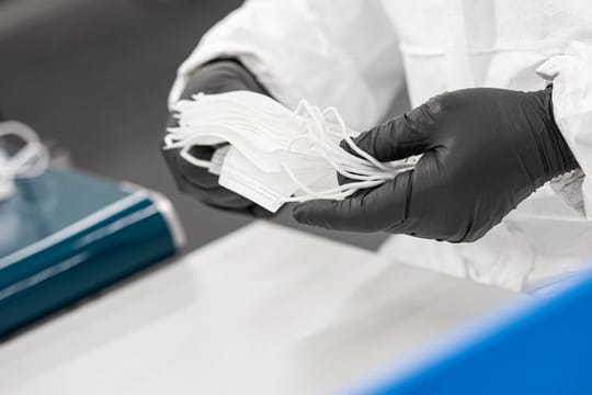 Laut einer Umfrage verliert die Union nach der Maskenaffäre in der Wählergunst.