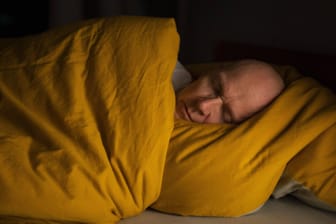 Schlafprobleme nehmen zu: Die Corona-Pandemie sorgt bei vielen Menschen für einen unruhigeren Schlaf.